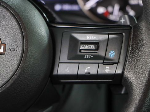 Used 2023 Nissan Rogue SV image 14