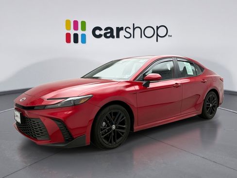 Used 2025 Toyota Camry SE w/ Convenience Package FWD image 1