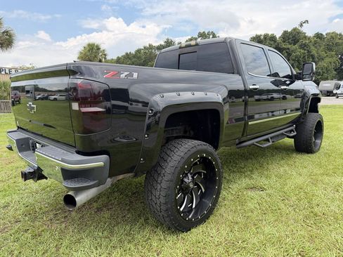 Used 2019 Chevrolet Silverado 2500 LTZ w/ Duramax Plus Package AWD/4WD image 5