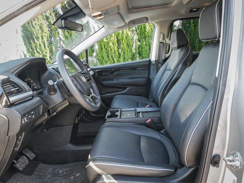 Used 2025 Honda Odyssey Touring image 7