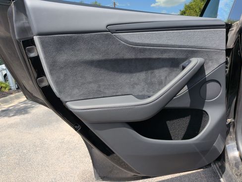 Used 2026 Tesla Model Y AWD image 35