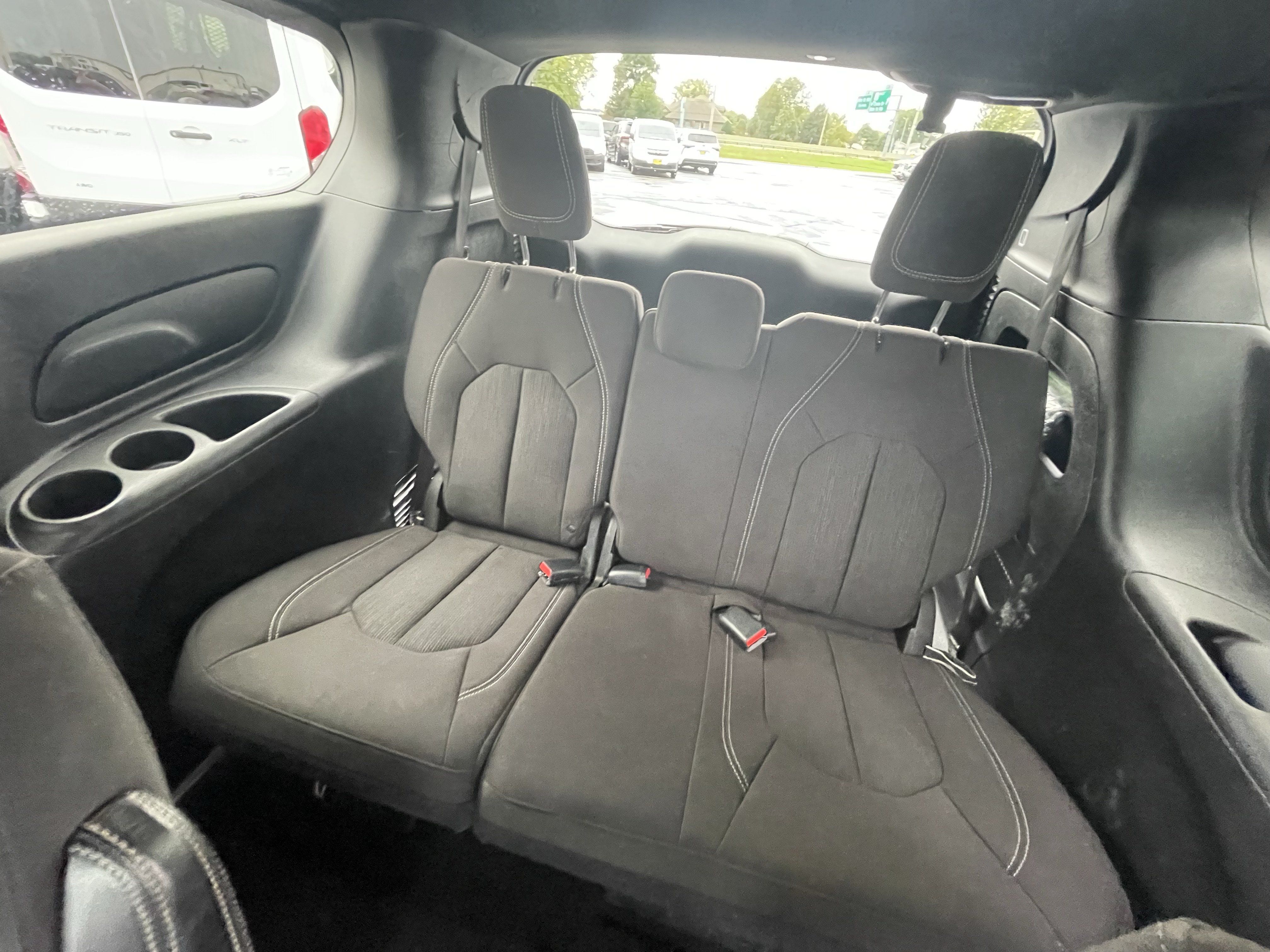 Used 2018 Chrysler Pacifica Touring Plus w/ S Appearance Package FWD image 26