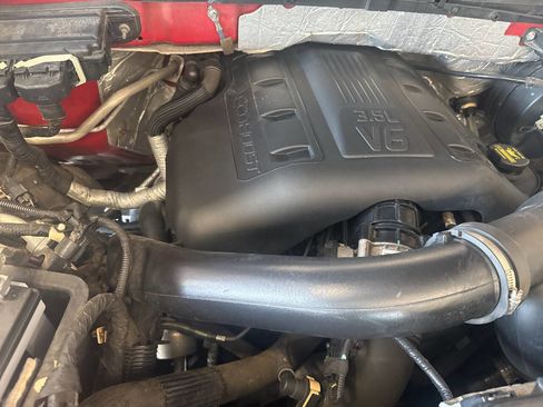 Used 2013 Ford F150 Lariat w/ HD Payload Pkg image 30