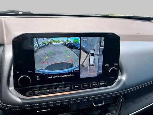 Certified 2022 Nissan Rogue Platinum w/ Head-Up Display Package FWD image 27