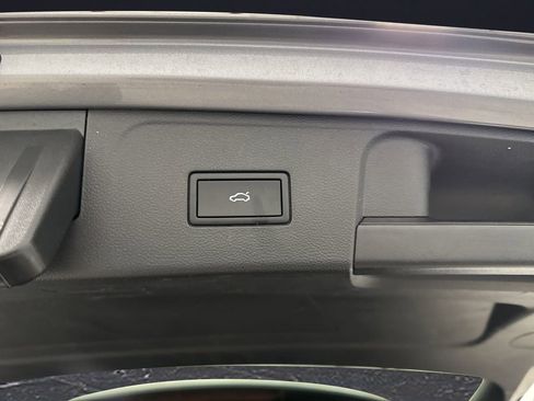 Certified 2024 Volkswagen Atlas SEL Premium R-Line image 17