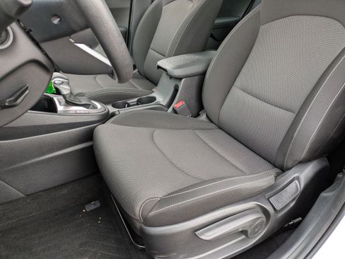 Used 2023 Kia Forte LXS w/ LXS Technology Package image 15