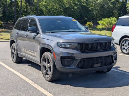 Used 2024 Jeep Grand Cherokee Altitude AWD/4WD image 1