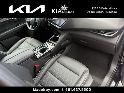 Used 2023 Buick Envision Avenir FWD image 9