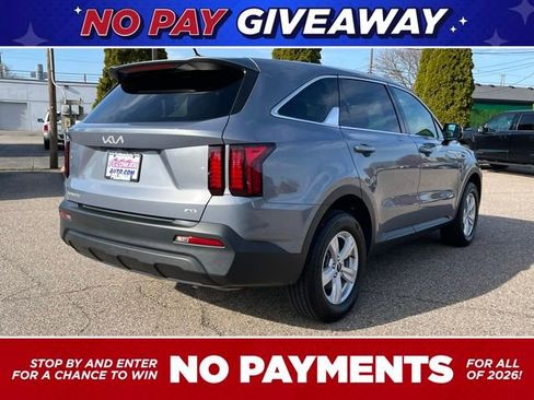 Used 2023 Kia Sorento LX image 5