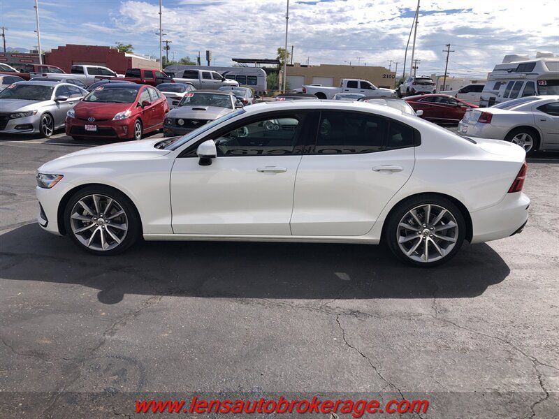 Used 2019 Volvo S60 T5 Momentum w/ Premium Package FWD image 5