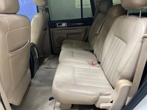 Used 2006 Lincoln Navigator Ultimate image 29