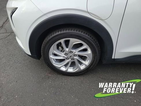 Used 2023 Chevrolet Bolt EUV LT image 18