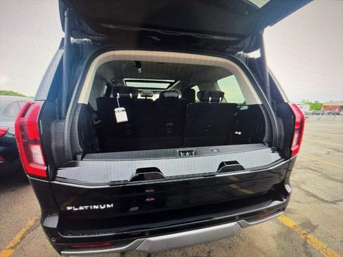Used 2025 Ford Expedition Platinum AWD/4WD image 3