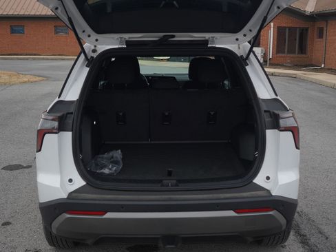 New 2025 Chevrolet Equinox LT w/ Safety and Technology Package image 5