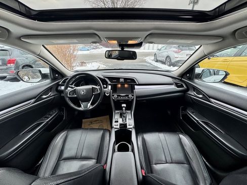 Used 2018 Honda Civic Touring image 12