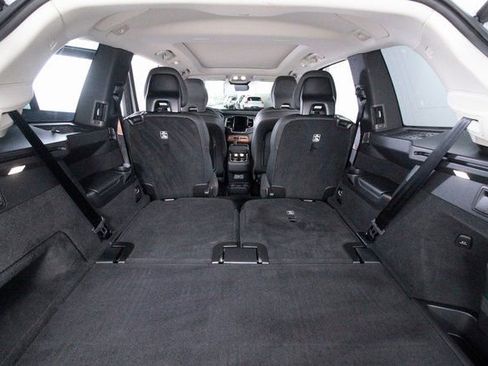 Certified 2025 Volvo XC90 B6 Plus w/ Protection Package Premier image 36