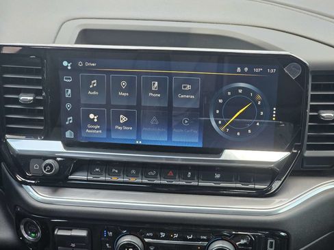 Used 2024 Chevrolet Silverado 1500 High Country w/ Technology Package AWD/4WD image 16
