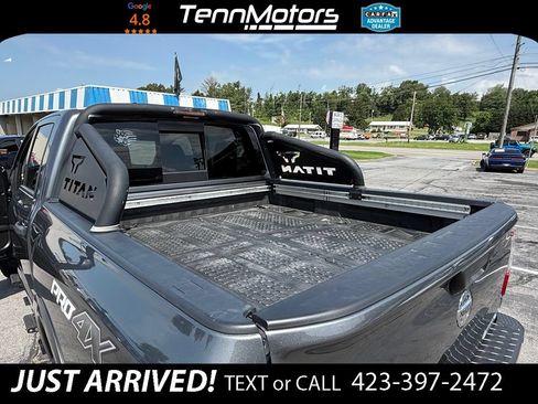 Used 2018 Nissan Titan PRO-4X w/ Pro-4x Convenience Package AWD/4WD image 12