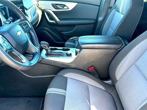 Used 2025 Chevrolet Blazer LT image 13