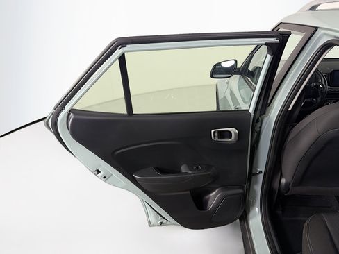 Used 2025 Hyundai Venue SEL FWD image 26
