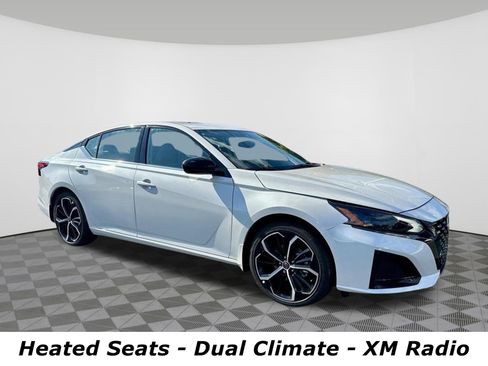 Certified 2025 Nissan Altima 2.5 SR w/ SR Premium Package FWD image 2