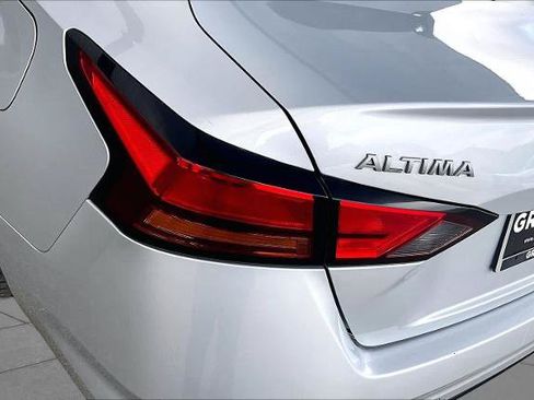 Certified 2023 Nissan Altima 2.5 SR FWD image 28