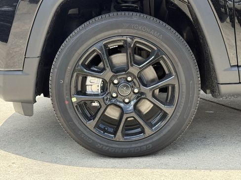 New 2026 Jeep Compass Latitude AWD/4WD image 9