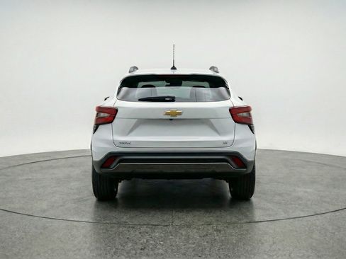 Used 2025 Chevrolet Trax LT image 7