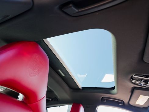 Certified 2023 Porsche Panamera Platinum Edition image 29