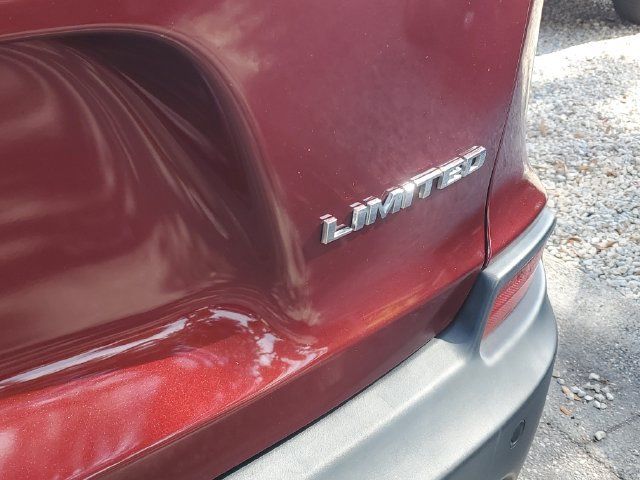 Used 2019 Jeep Cherokee Limited FWD image 29