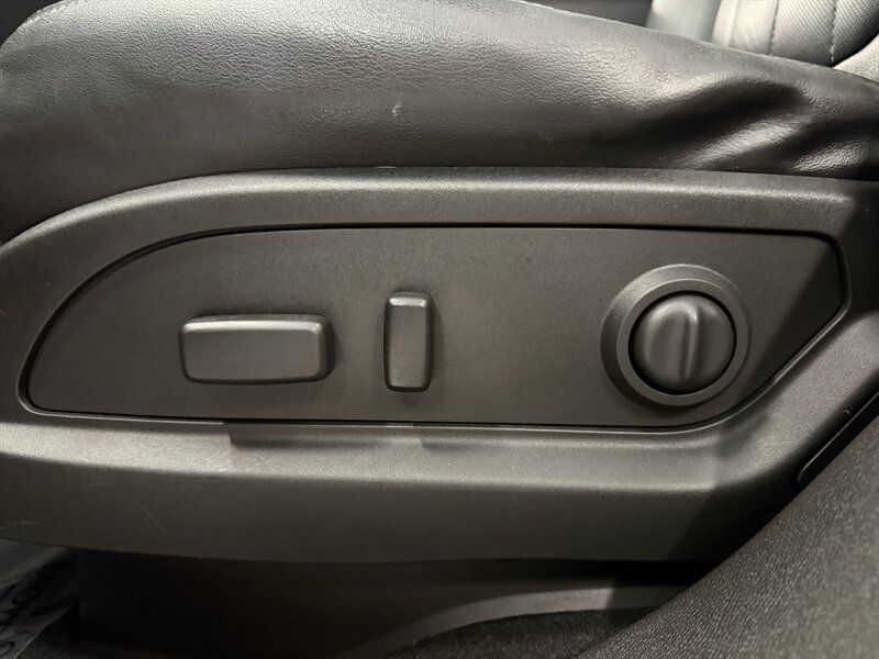 Used 2015 Buick Enclave Leather AWD/4WD image 16