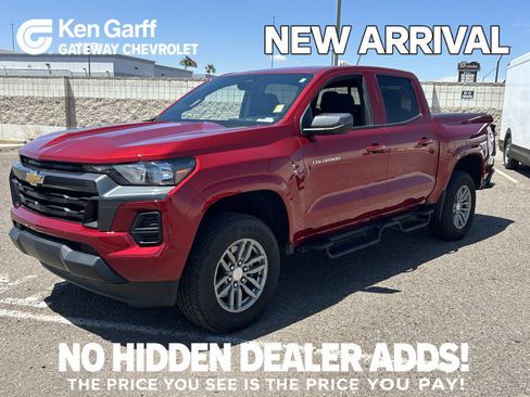 Used 2025 Chevrolet Colorado LT RWD image 1