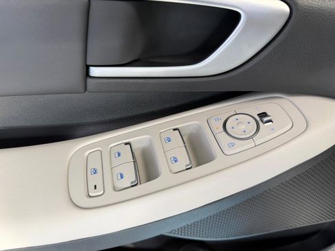 Used 2025 Hyundai Sonata SEL FWD image 13