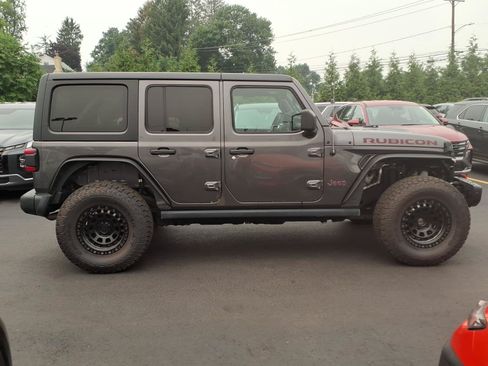 Used 2018 Jeep Wrangler Unlimited Rubicon AWD/4WD image 4