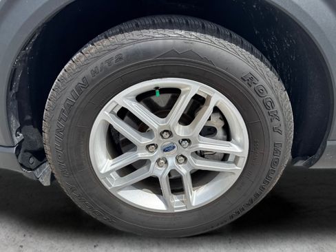 Used 2025 Ford Explorer Active RWD image 42