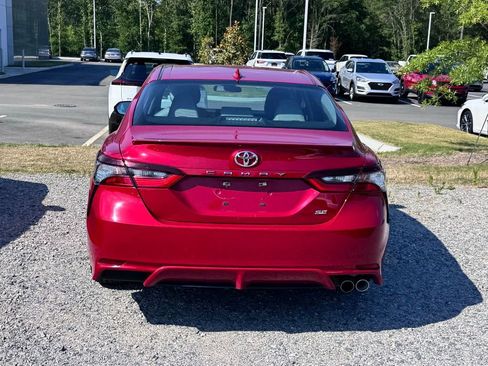 Used 2022 Toyota Camry SE FWD image 7