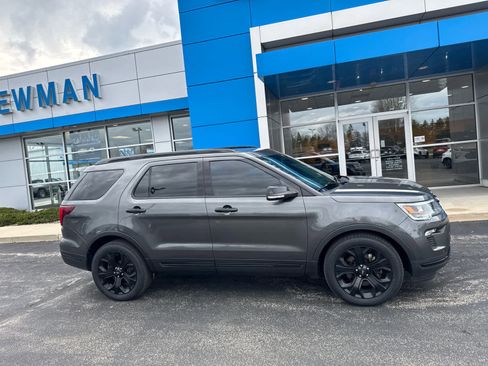 Used 2019 Ford Explorer Sport w/ Equipment Group 401A AWD/4WD image 2