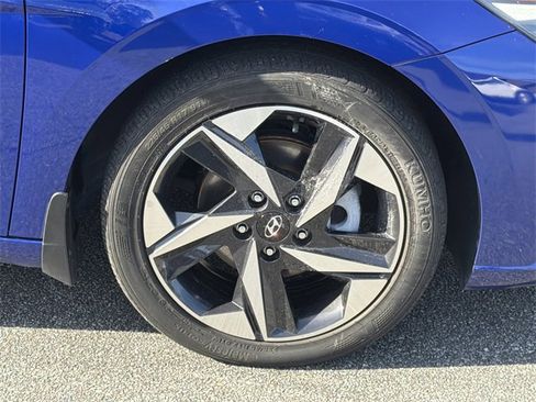 Certified 2023 Hyundai Elantra Limited image 12