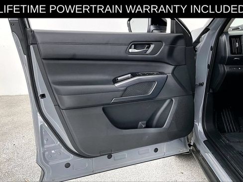 Used 2024 Nissan Pathfinder SL w/ SL Premium Package FWD image 23