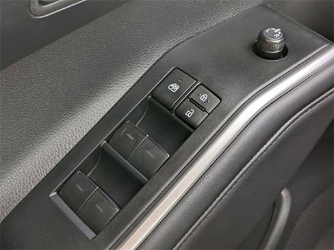 Used 2025 Toyota Highlander XLE image 20