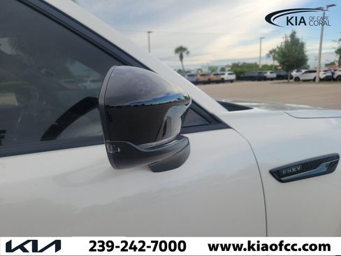 Used 2025 MAZDA CX-70 Plug-In Hybrid w/ Premium Plus AWD/4WD image 8