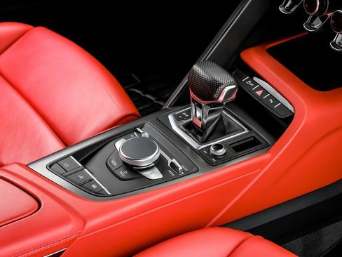 Used 2020 Audi R8 V10 w/ 20" Wheel Package image 24