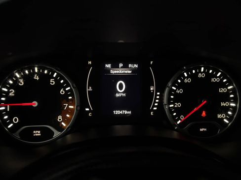 Used 2017 Jeep Renegade Sport w/ Power & Air Group image 28