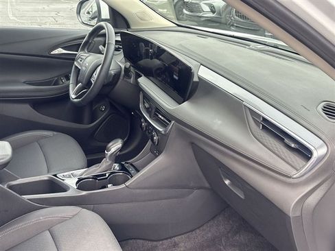 Used 2024 Buick Encore GX Preferred w/ Comfort Package FWD image 27