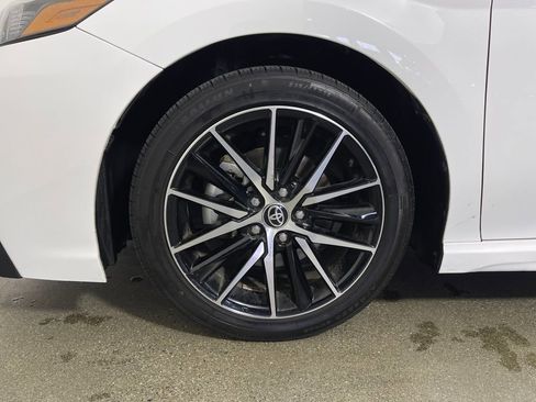 Used 2023 Toyota Camry SE image 12