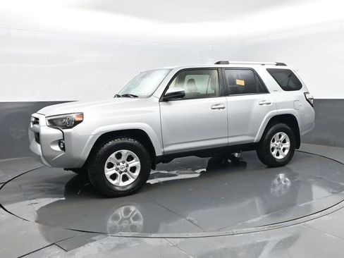 Used 2024 Toyota 4Runner SR5 image 5