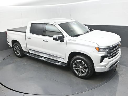 Used 2024 Chevrolet Silverado 1500 High Country w/ Z71 Off-Road Package AWD/4WD image 35