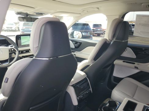 New 2026 Lincoln Aviator Reserve AWD/4WD image 24