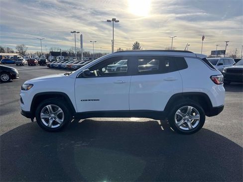 Certified 2024 Jeep Compass Latitude image 4