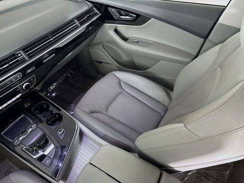 Used 2017 Audi Q7 3.0T Prestige w/ Prestige Package image 25